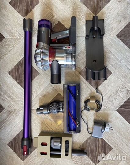 Пылесос dyson v8
