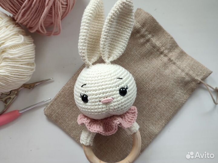 Погремушка вязаная для новорожденных