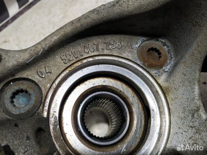 Кулак поворотный правый Audi A3 8V 1.8 cjsb 2013