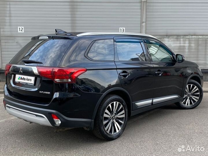 Mitsubishi Outlander 2.0 CVT, 2018, 221 455 км