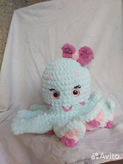 Игрушка осьминог вязаная