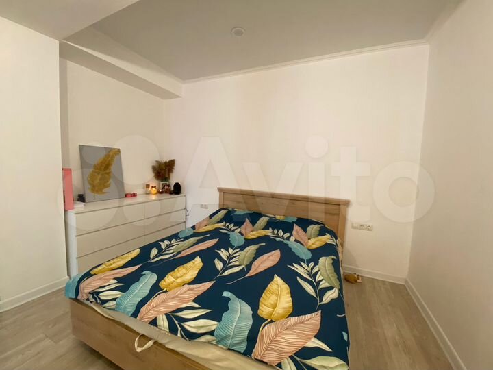 3-к. квартира, 110 м², 1/6 эт.