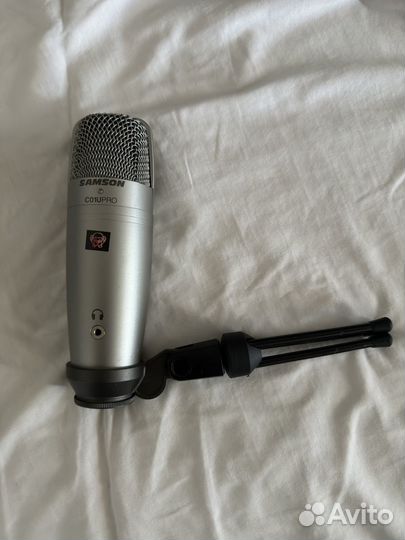 Студийный микрофон