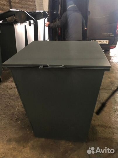 Мусорный контейнер