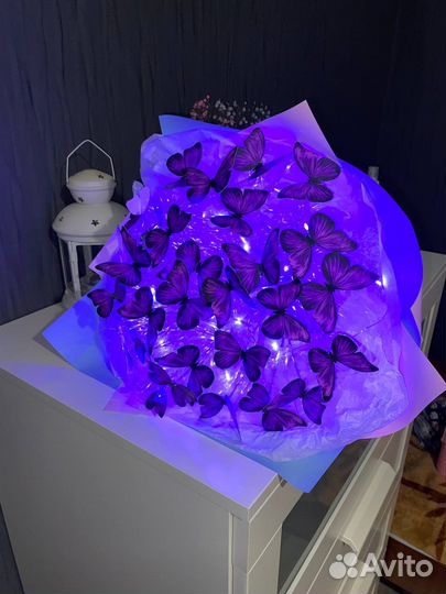 Букет из бабочек в коробке