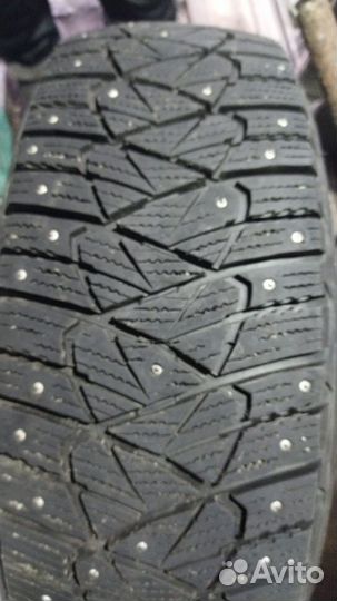 Goodyear Ultragrip 600 215/65 R16 98T