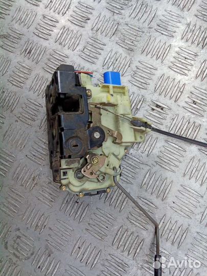 Замок двери задней правой volkswagen transporter t5 (2003 - 2009) 7j7841016. 7j7841507