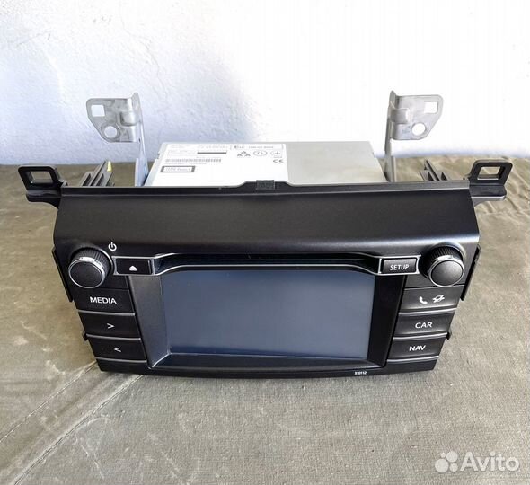 Оригинальнaльная штатная магнитола Toyota RAV4