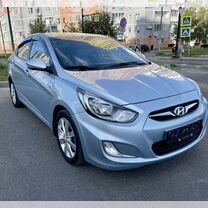 Hyundai Solaris 1.6 AT, 2013, 180 000 км, с пробегом, цена 965 000 руб.