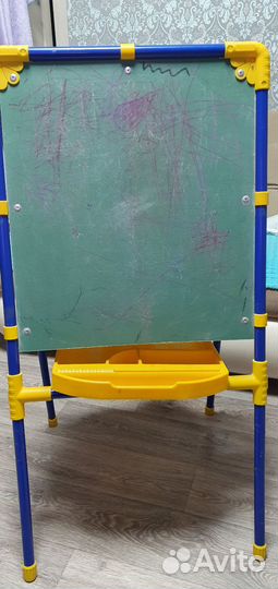 Мольберт с буквами и цифрами