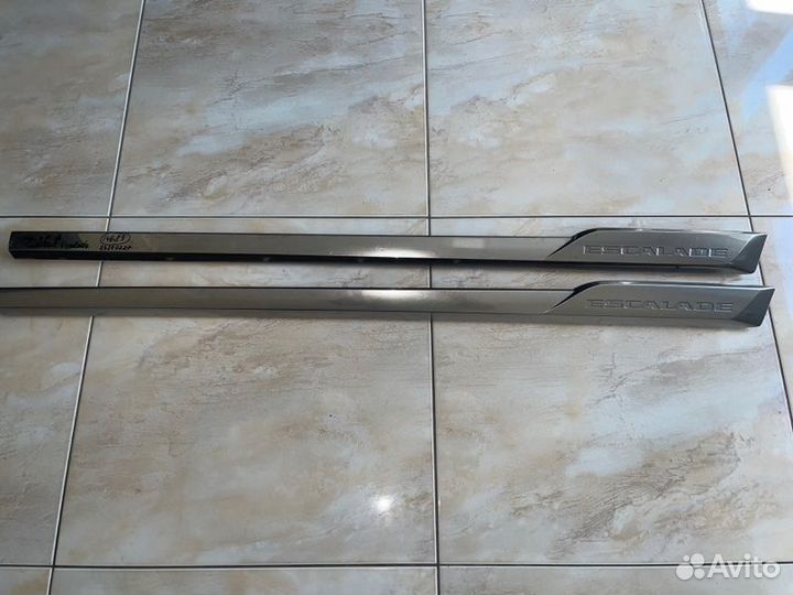 Накладка двери передняя правая Cadillac Escalade 4