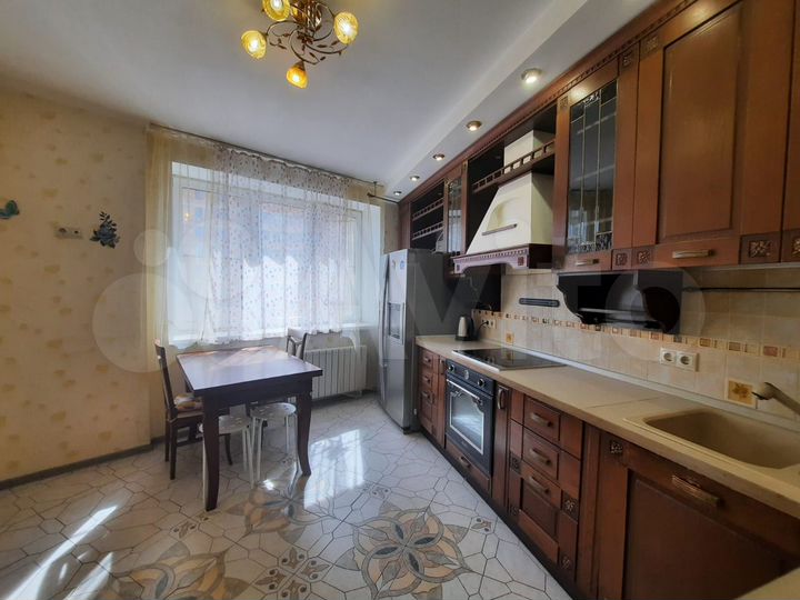 2-к. квартира, 70 м², 13/25 эт.