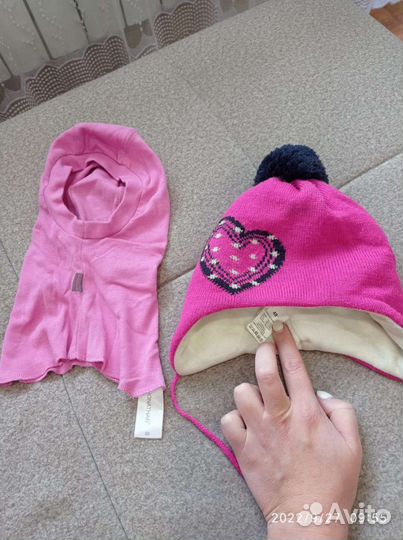 Шапка, шлем и варежки