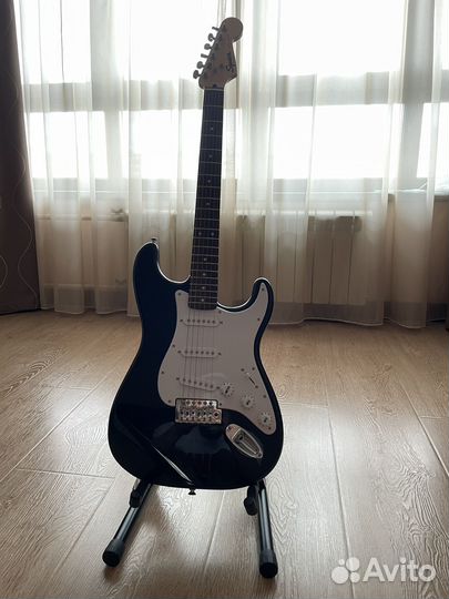 Складная стойка под гитару