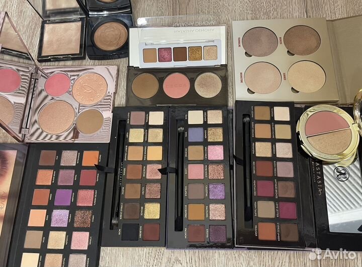 Палетки теней, палетки для лица оригинал бу