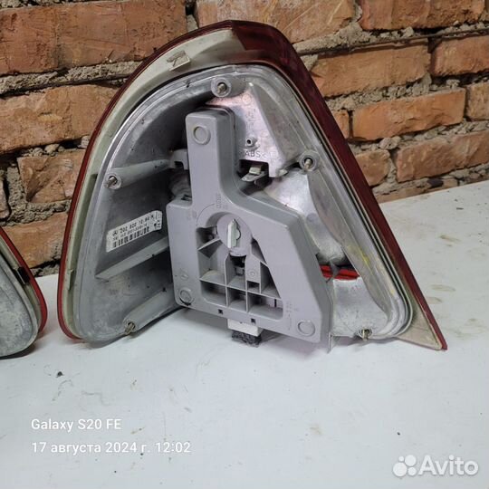 Фонари (левый и правый ) Mercedes c-класс w202