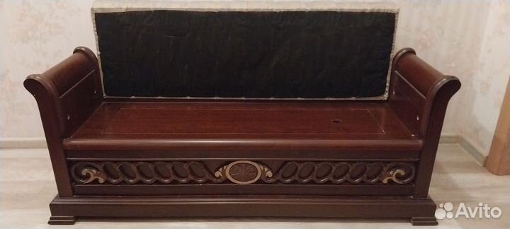 Банкетка в прихожую с ящиком