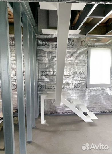 Лестница забежная под ключ