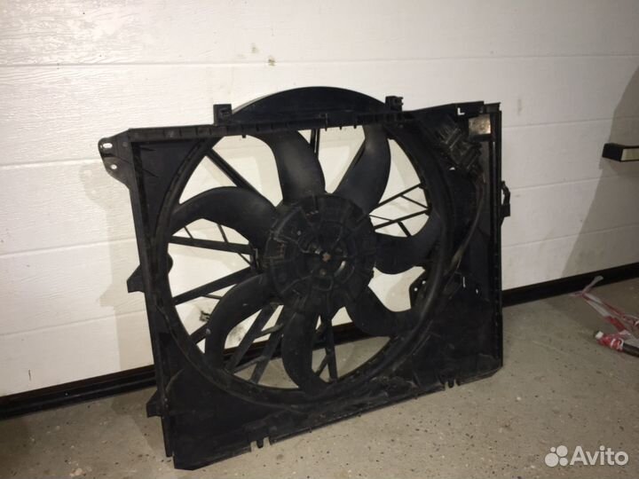 Вентилятор охлаждения двигателя BMW E90