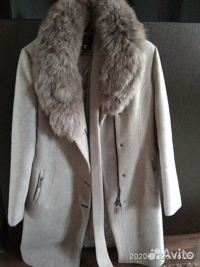 Продаю пальто, одевала пару раз Продаю, так как ст