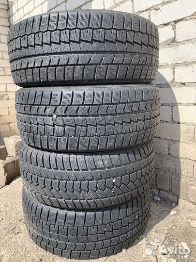 Dunlop DSX 235/45 R18