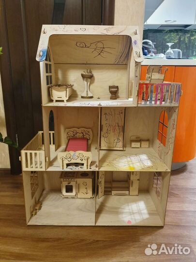 Домик кукольный с мебелью