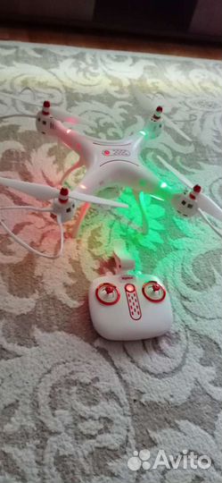 Квадракоптер Syma X8