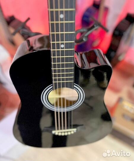 Акустическая гитара