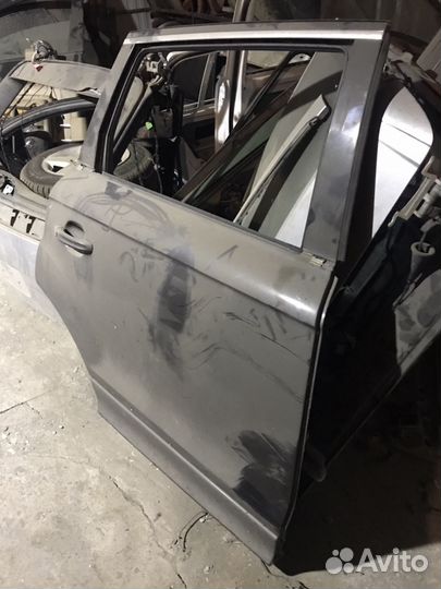 Задняя правая дверь на Ауди Кью семь