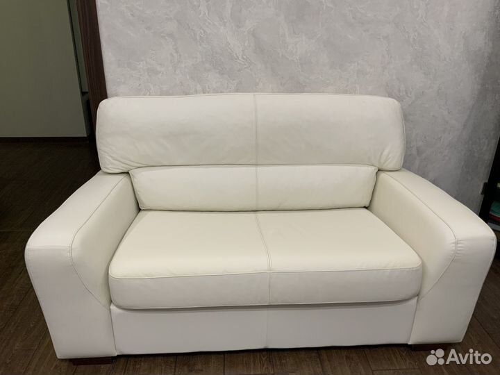 Кожаный диван IKEA