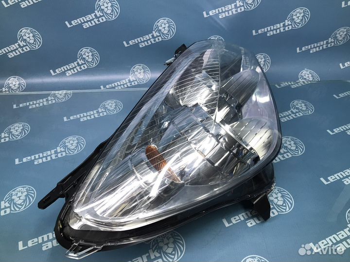 Фара правая Opel Astra H