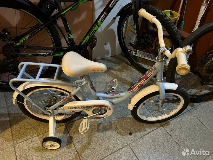 Детский велосипед четырехколесный