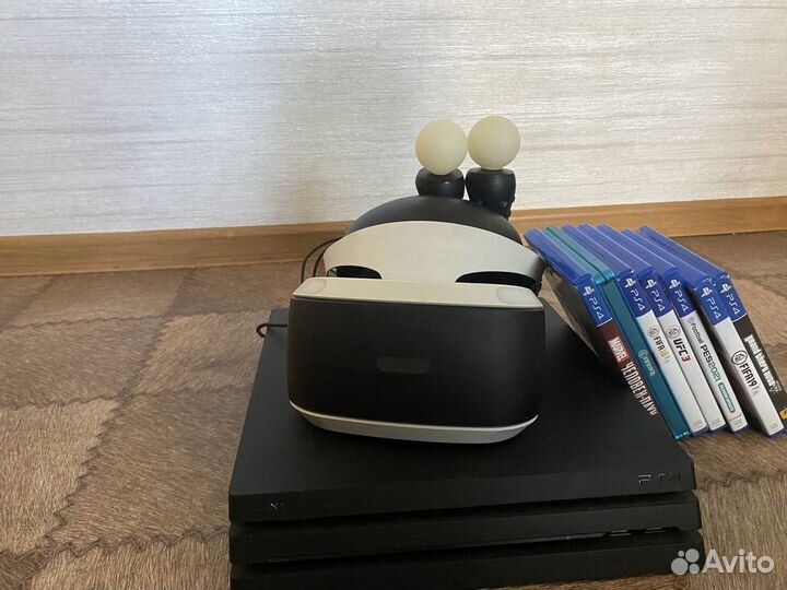 Игровая консоль PS4 и Шлем VR Sony PlayStation VR