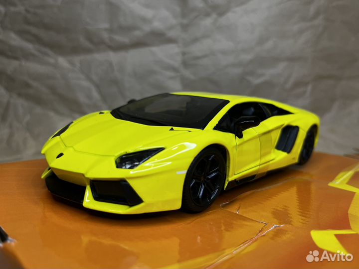 Lamborghini Avenrador LP 700-4 1/24 Maisto Design