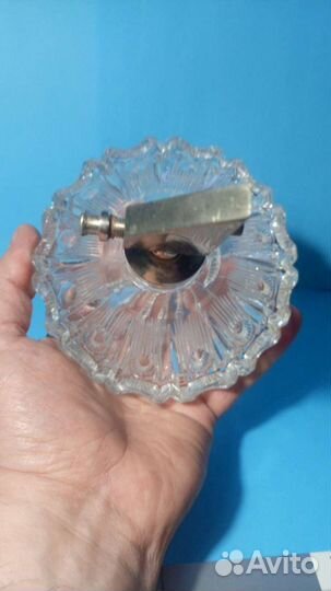 Старинный хрустальный флакон для духов