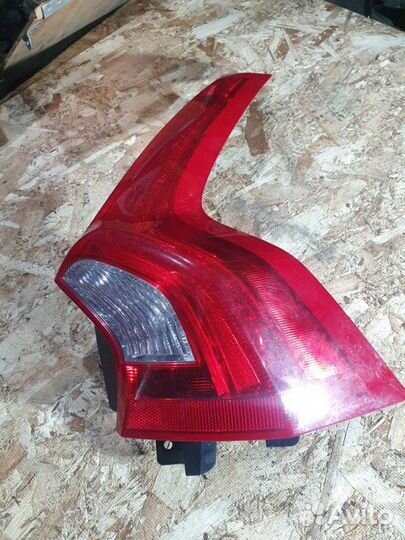 Фонарь задний правый Volvo V60 универсал B4164T