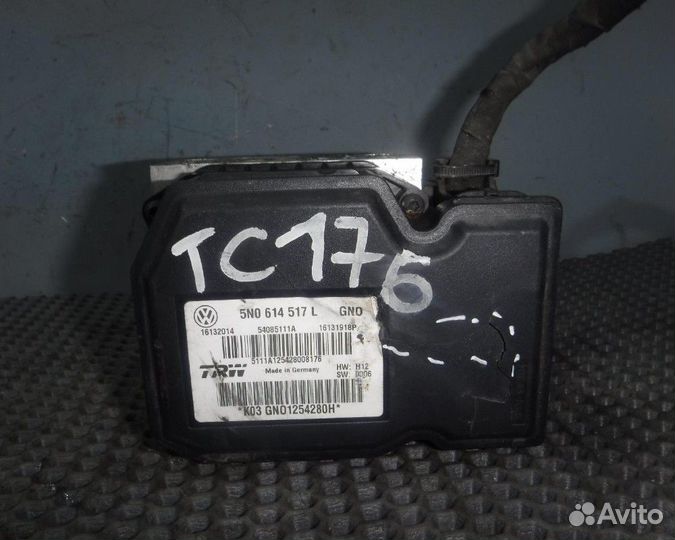 VW Tiguan 1 Блок ABS (насос)