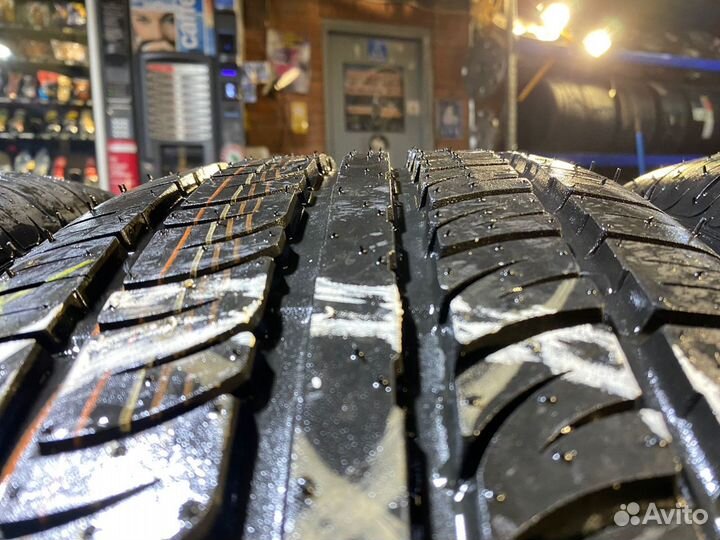 Pirelli Scorpion Zero Asimmetrico 235/65 R17 104H