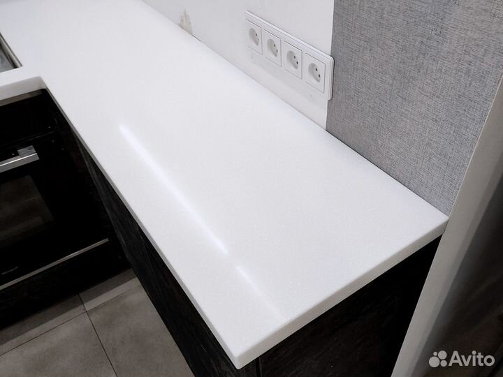 Каменная Столешница с мойкой Grandex кухня м2