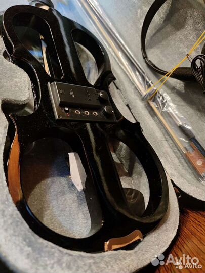 Электроскрипка 4/4 (полный комплект)