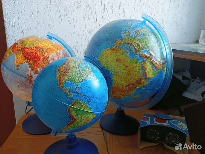Глобусы и карты