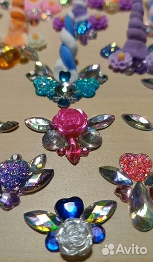 Самосборные композиции из страз для аквагрима