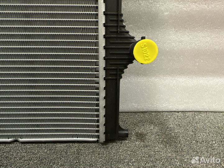 Радиатор охлажения Bmw F30 F20 LCI