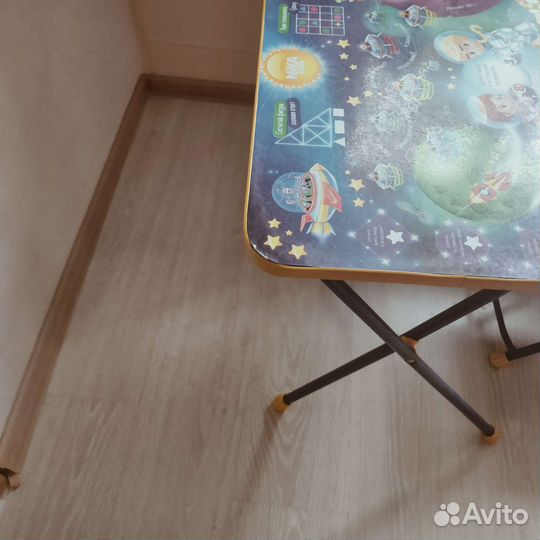 Детский столик и стульчик б/у