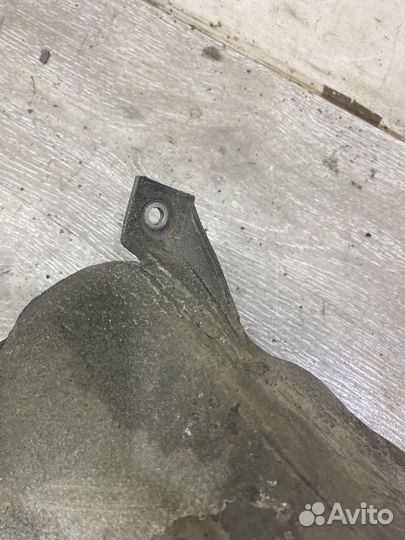 Бачок омывателя лобового стекла Audi A6