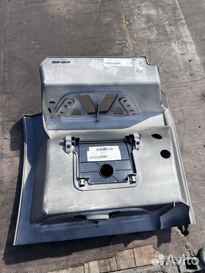 Корпус подножки Мерседес Арокс