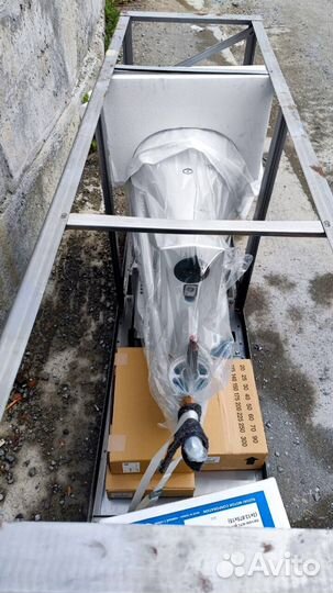 Мотор лодочный Suzuki DF90ATL белый во Владивосток