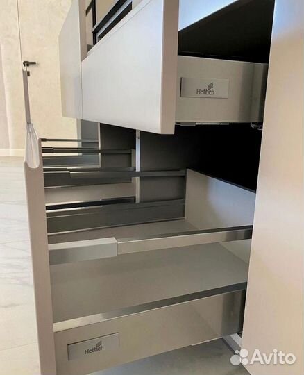 Кухня с островом от производителя на заказ