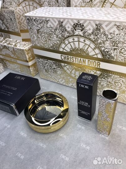 Новогодняя колекция Dior - кейсы для косметики