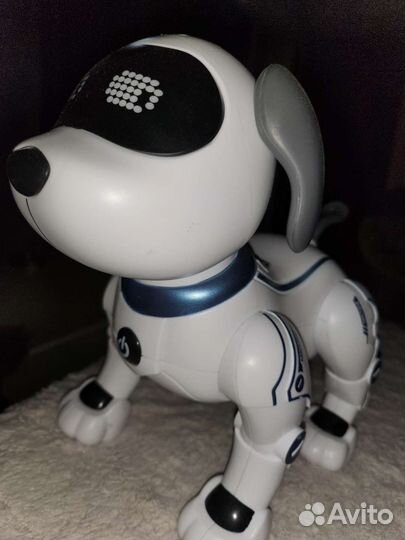 Игрушка робот с пультом